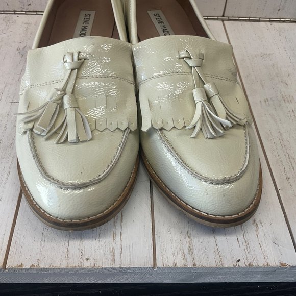Steve Madden Woman's Meela Bone Patent Loafers Size 9M Fringe/Tassel Trim - Picture 4 of 10